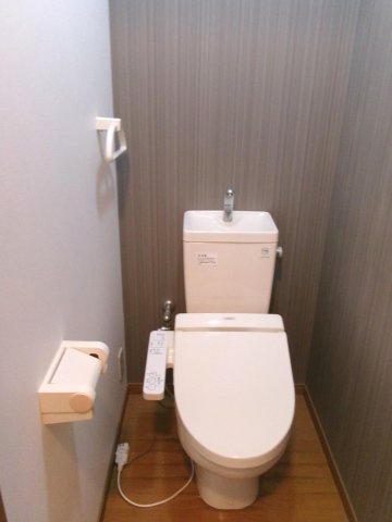 ポコアポコ明石鍛冶屋町Ⅴ番館のトイレ