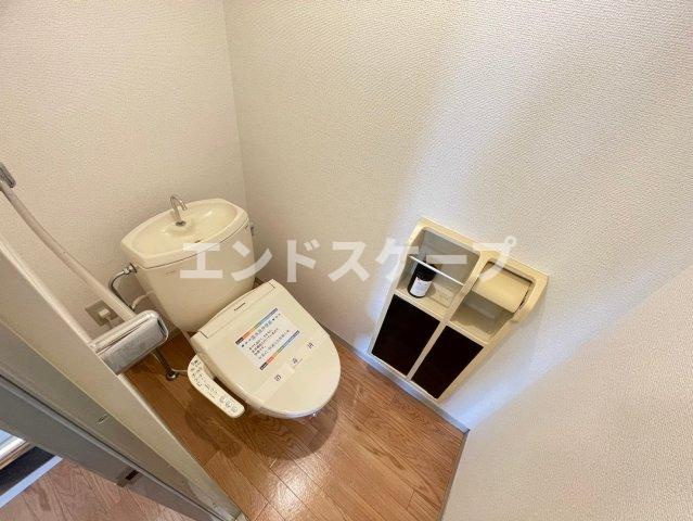 メゾンファミールのトイレ|高崎、前橋、伊勢崎エリアのお部屋探しはエンドスケープまで！お客様の理想お聞かせ下さい♪