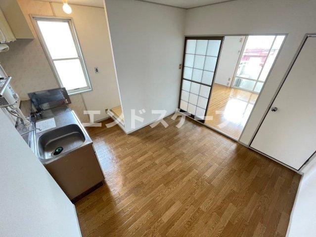 メゾンファミールの居間・リビング|高崎、前橋、伊勢崎エリアのお部屋探しはエンドスケープまで！お客様の理想お聞かせ下さい♪
内装の一部が画像と異なる場合がございます。