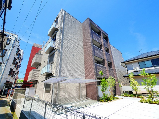 シャーメゾン生駒東新町の外観
