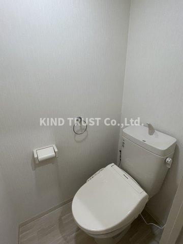 ローズコーポ天満東のトイレ|落ち着いた色調のトイレです