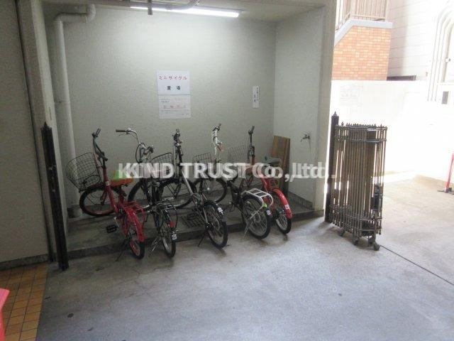 ローズコーポ天満東のその他共用部分|屋根付き駐輪場です