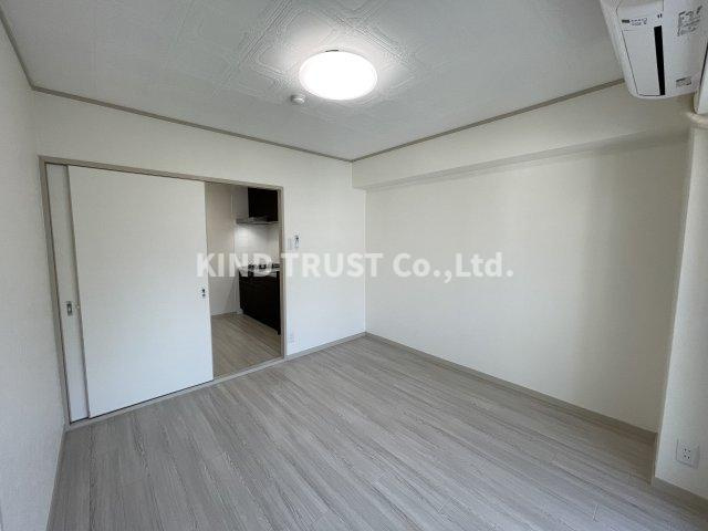 ローズコーポ天満東の居間・リビング|ゆったり過ごせるリビングです