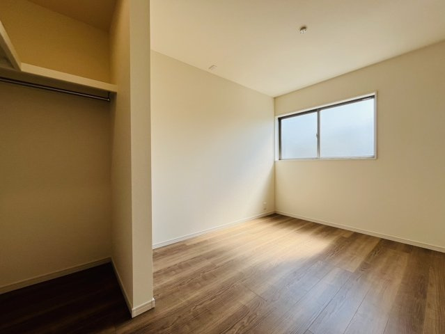 武豊町小迎第4　全1棟　の洋室