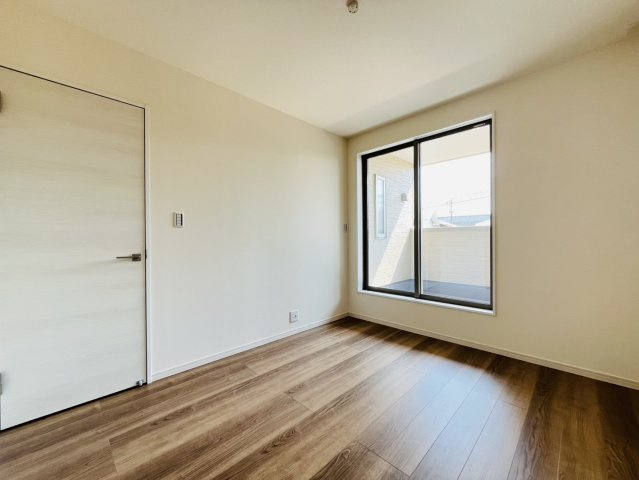 武豊町小迎第4　全1棟　の洋室