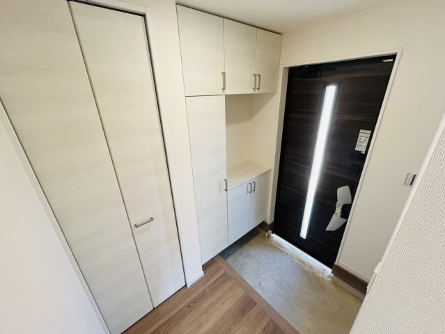 武豊町小迎第4　全1棟　の玄関