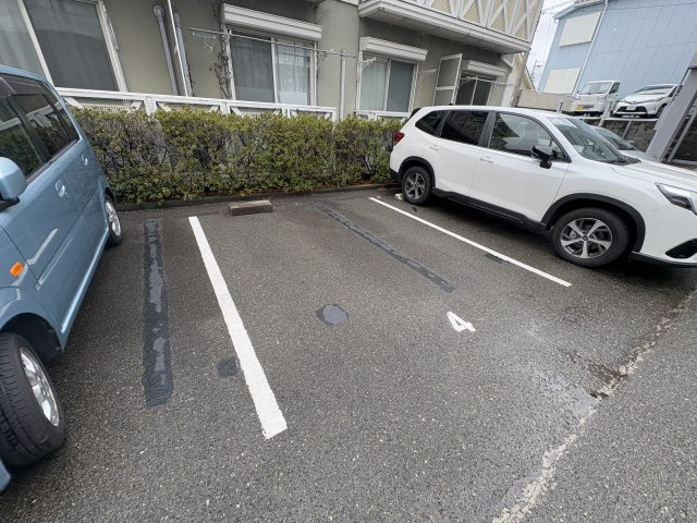 サテライトシティハイツの駐車場