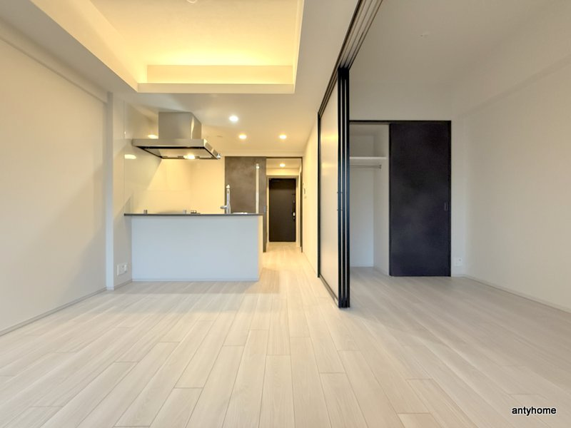 S-RESIDENCE福島diverse　仲介手数料無料の居間・リビング