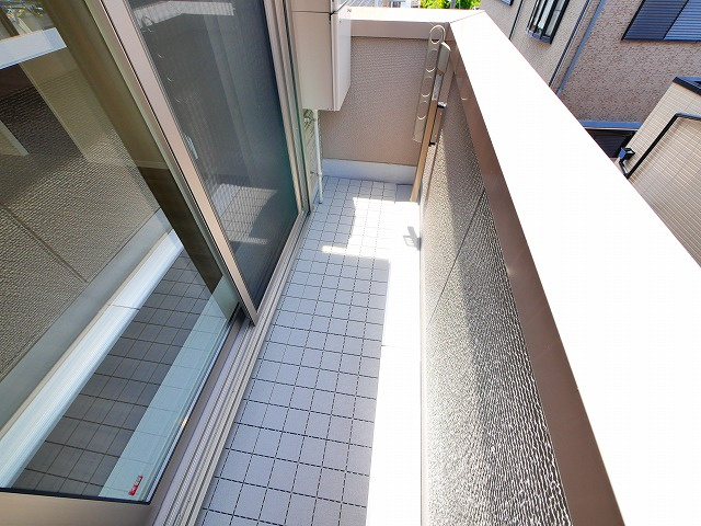 シャーメゾン生駒東新町のバルコニー