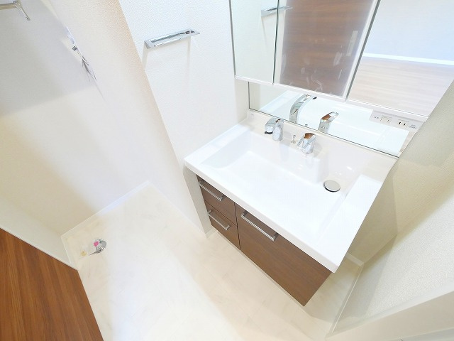 シャーメゾン生駒東新町の独立洗面台