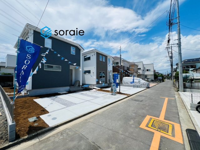 狭山市北入曽1期　2号棟　新築戸建　アーバンスタイルの前面道路含む現地写真
