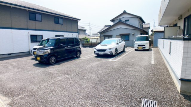 コート半田東B棟の駐車場