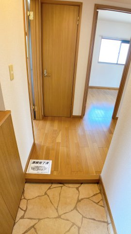 コート半田東B棟の玄関