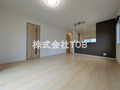 【居間・リビング】 | 若葉町戸建 | 14.9帖