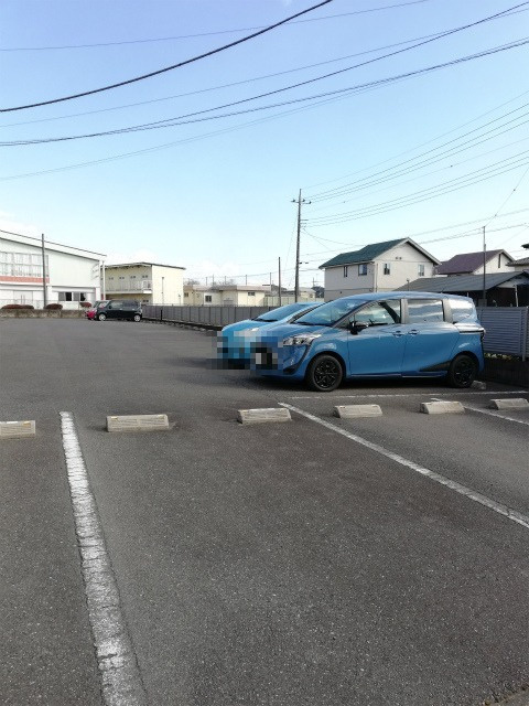 メイプルリーフＣの駐車場