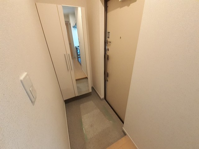 ☆姿見付きのシューズボックスがあります☆