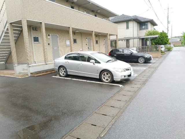 ライフエール の駐車場