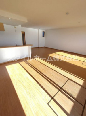 【居間・リビング】 | ルネス小松 | 別部屋写真です。