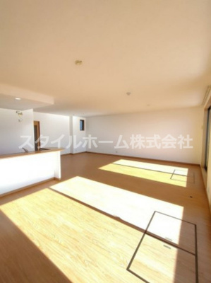 【居間・リビング】 | ルネス小松 | 別部屋写真です。