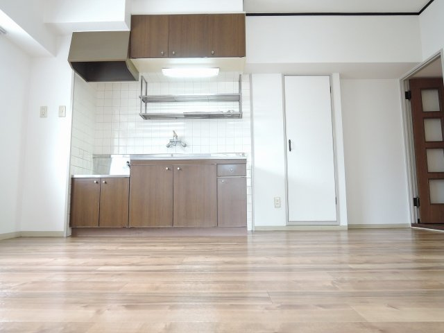 オリエンタル小倉北第二の居間・リビング|こちらの居間で趣味の時間をお楽しみください