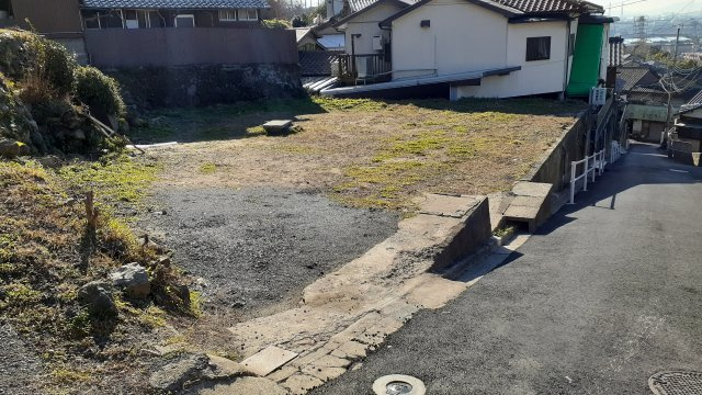 八幡東区荒手2丁目売地の前面道路含む現地写真