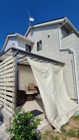 福岡県粕屋郡久山町狩野 中古戸建の外観|夏はテラスに日よけをしてプール遊びも可能です