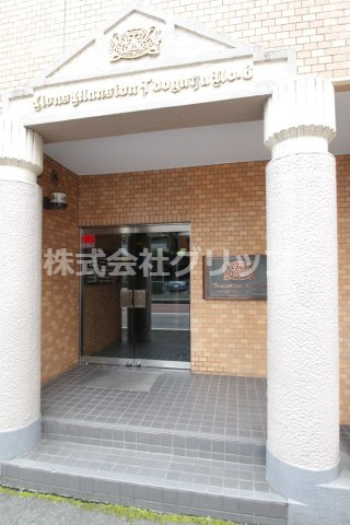 ライオンズマンション井土ヶ谷第6のエントランス