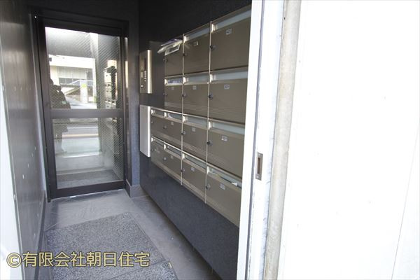 呉市広中町の賃貸マンションのエントランス