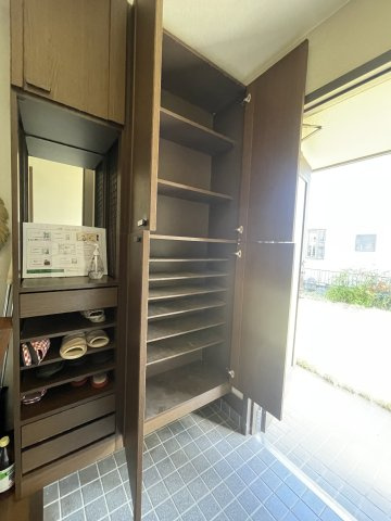【中古戸建】佐波郡玉村町の玄関|■玄関