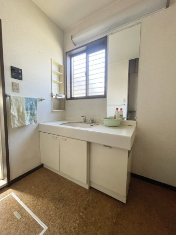 【中古戸建】佐波郡玉村町の独立洗面台|■洗面室
