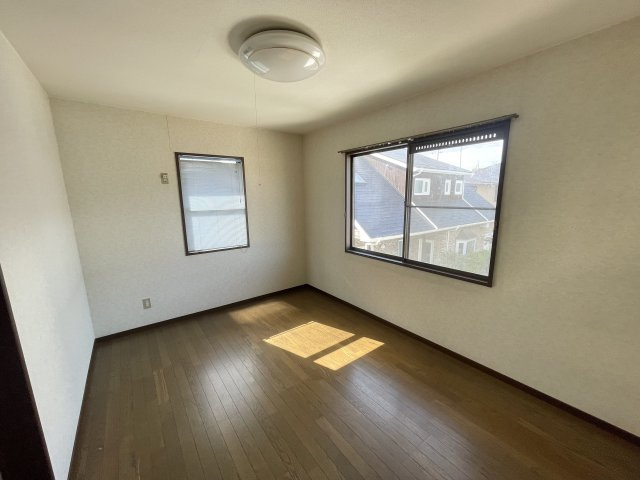 【中古戸建】佐波郡玉村町の洋室|■洋室