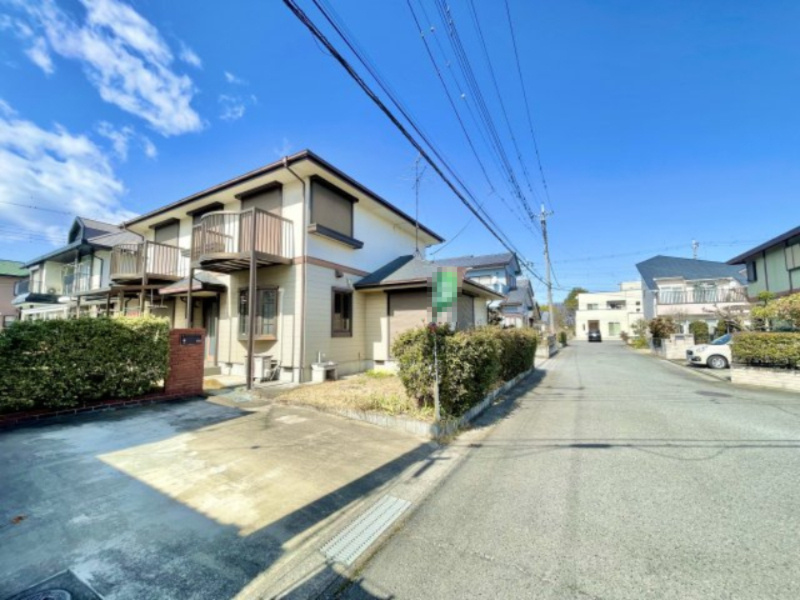 【中古戸建】佐波郡玉村町の前面道路含む現地写真|■外観