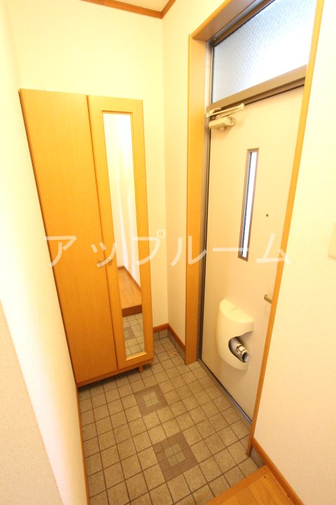 シャンテ中新の玄関