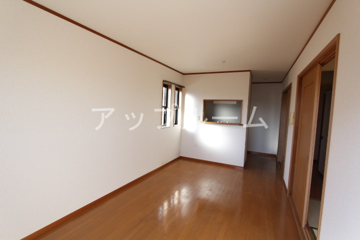 シャンテ中新の居間・リビング