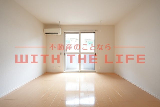 カトルセ【10，000円キャッシュバック対象物件】の居間・リビング|ゆったり過ごせる居間です