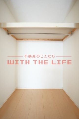 カトルセ【10，000円キャッシュバック対象物件】の収納|こまごまとしたものを収納できそうですね