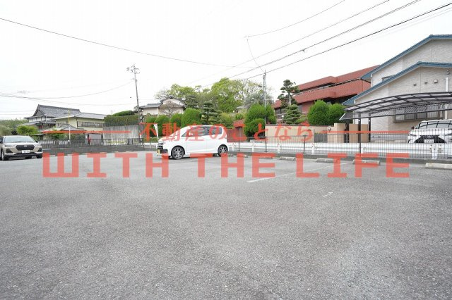 カトルセ【10，000円キャッシュバック対象物件】の駐車場|駐車スペースもあります