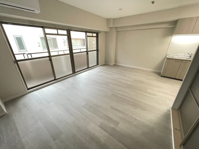 プリメーラリヨンの居間・リビング