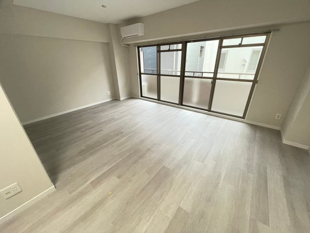 プリメーラリヨンの居間・リビング