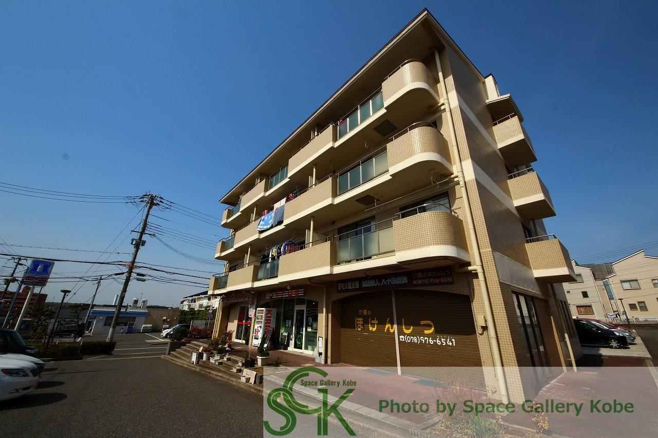 シャトル大津和の外観