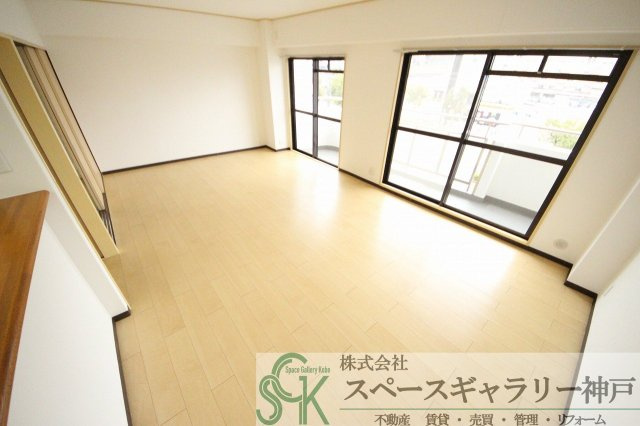 シャトル大津和の居間・リビング|※お部屋により仕様が異なる場合があります。
