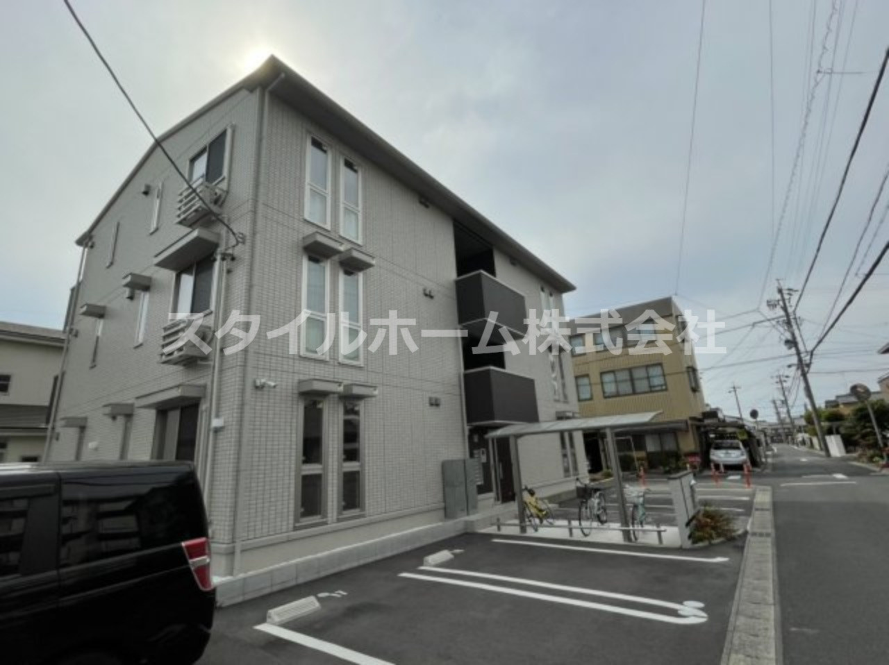 エレガンス草間の外観|外はこのようになっています