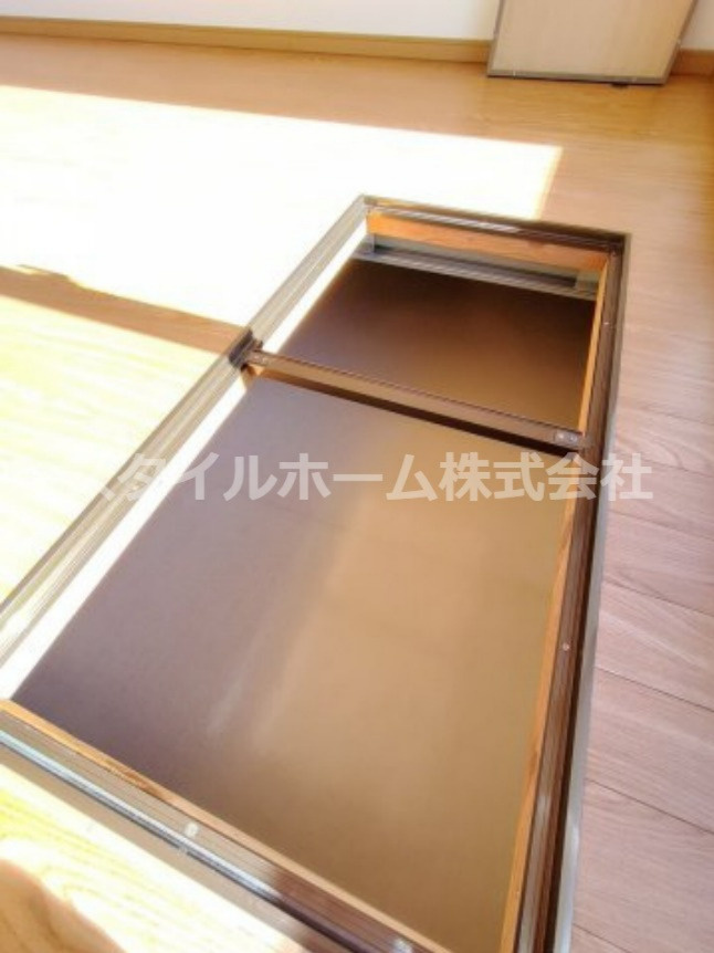 ルネス小松の収納|別部屋写真です。