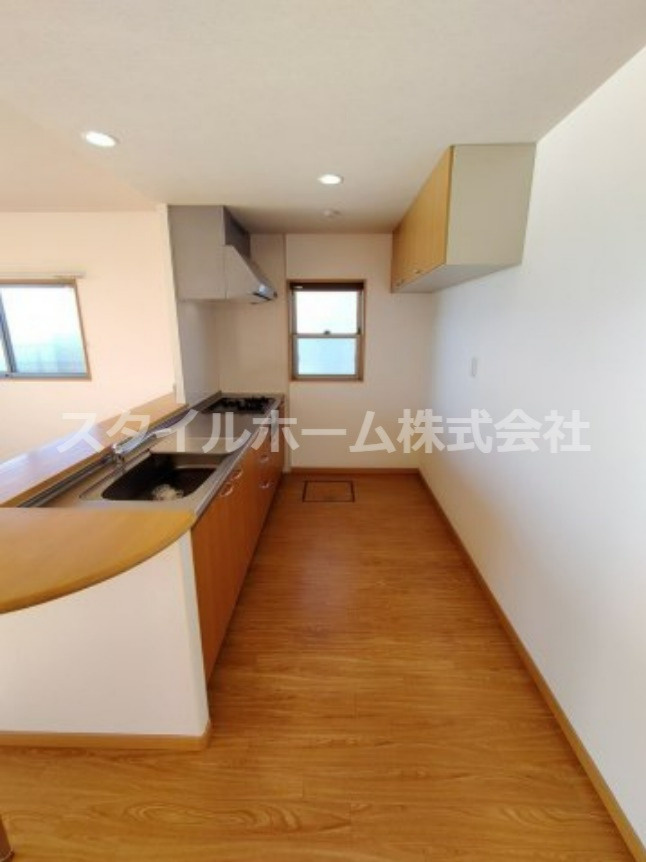 ルネス小松のキッチン|別部屋写真です。