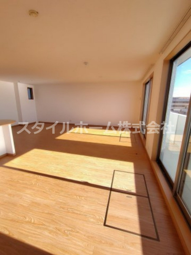 ルネス小松の居間・リビング|別部屋写真です。