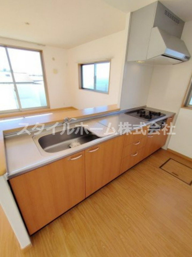 ルネス小松のキッチン|別部屋写真です。