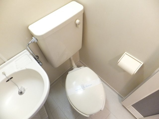 ハートハウス原木中山のトイレ