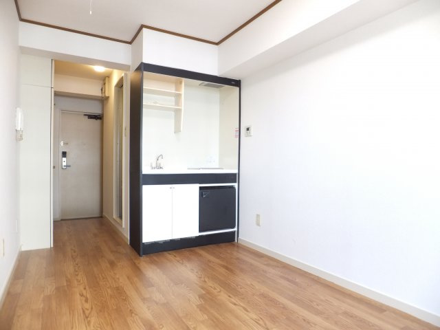 ハートハウス原木中山の居間・リビング