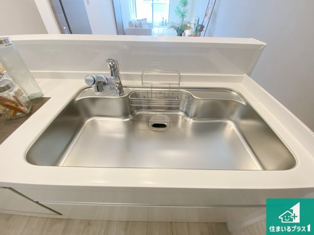 大阪市大正区小林東　中古一戸建の設備|洗い物も楽にできる、広々シンク！
