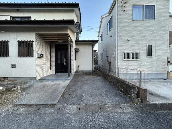 宇都宮市春日町　３ＬＤＫ　中古住宅の駐車場